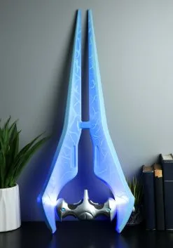 Disguise Halo Infinite Deluxe Energy Light Up Sword